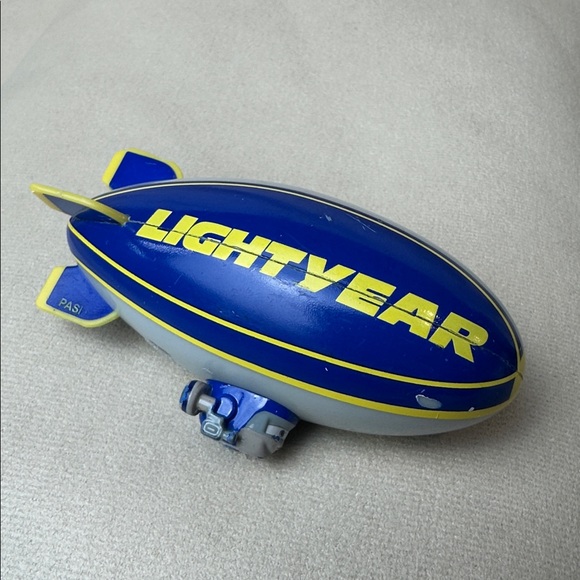 Disney Pixar Cars Piston Cup Official Car, Pace Car Die cast and LIGHTYEAR Blimp - Picture 10 of 11